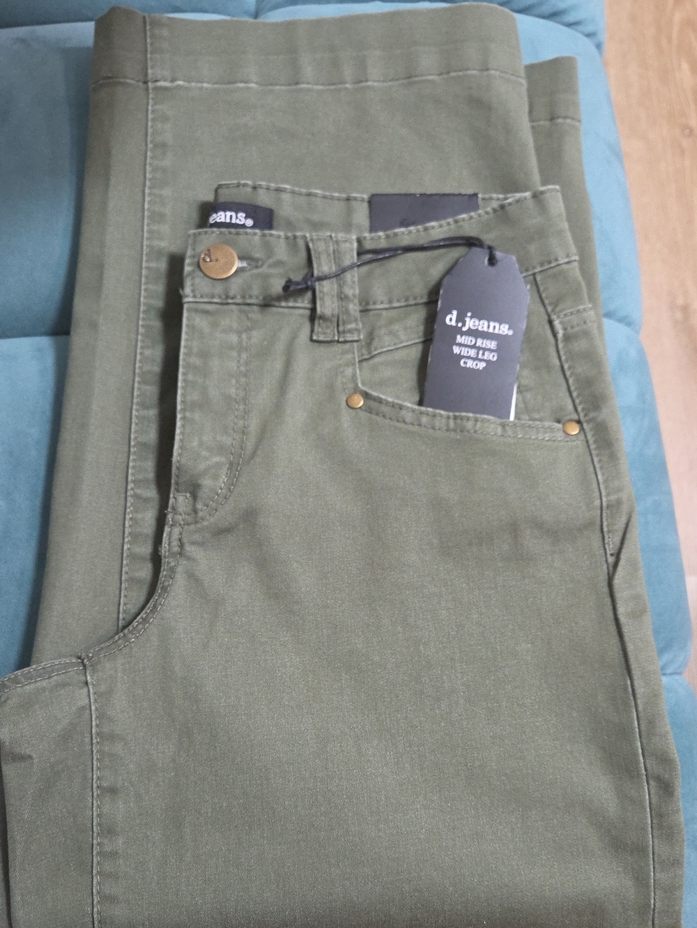d. jeans Olive Green Mid-Rise Wide-Leg Crop Jeans Size 4 NWT